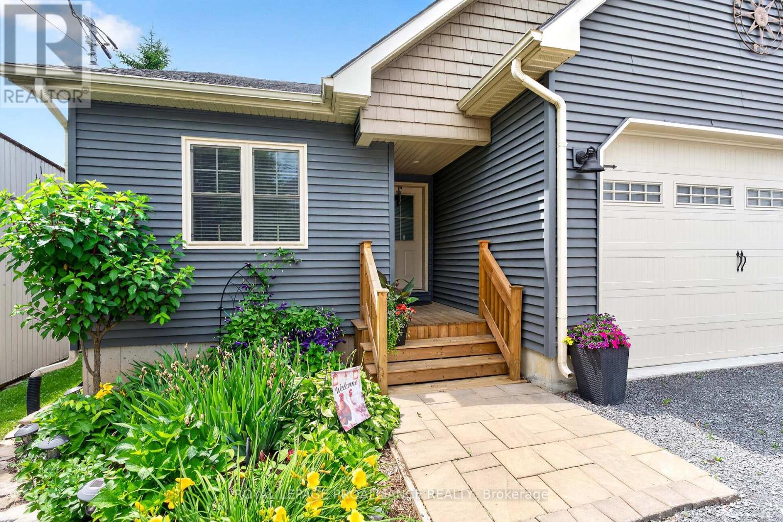1086 PRINCE STREET - 4