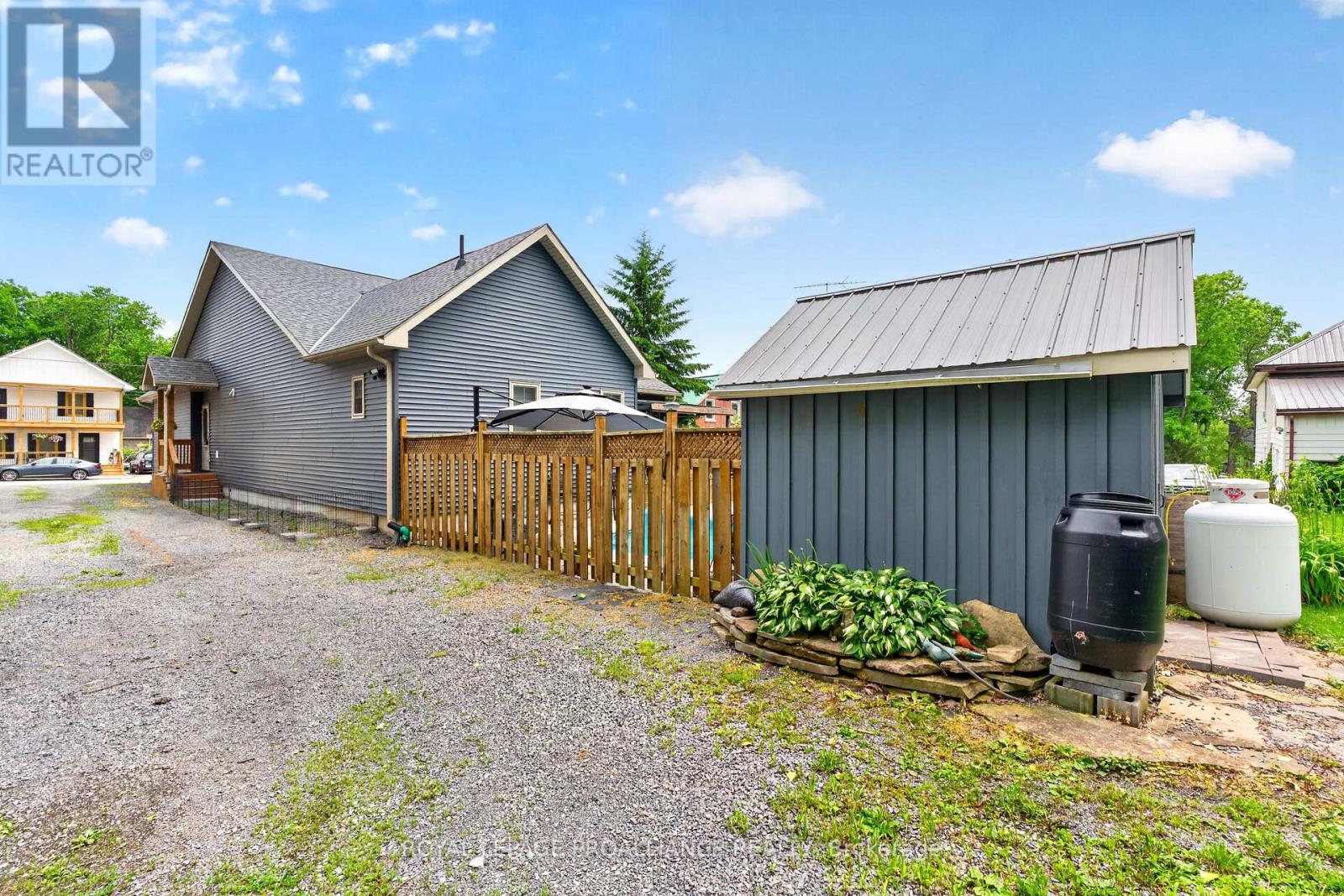 1086 PRINCE STREET - 37