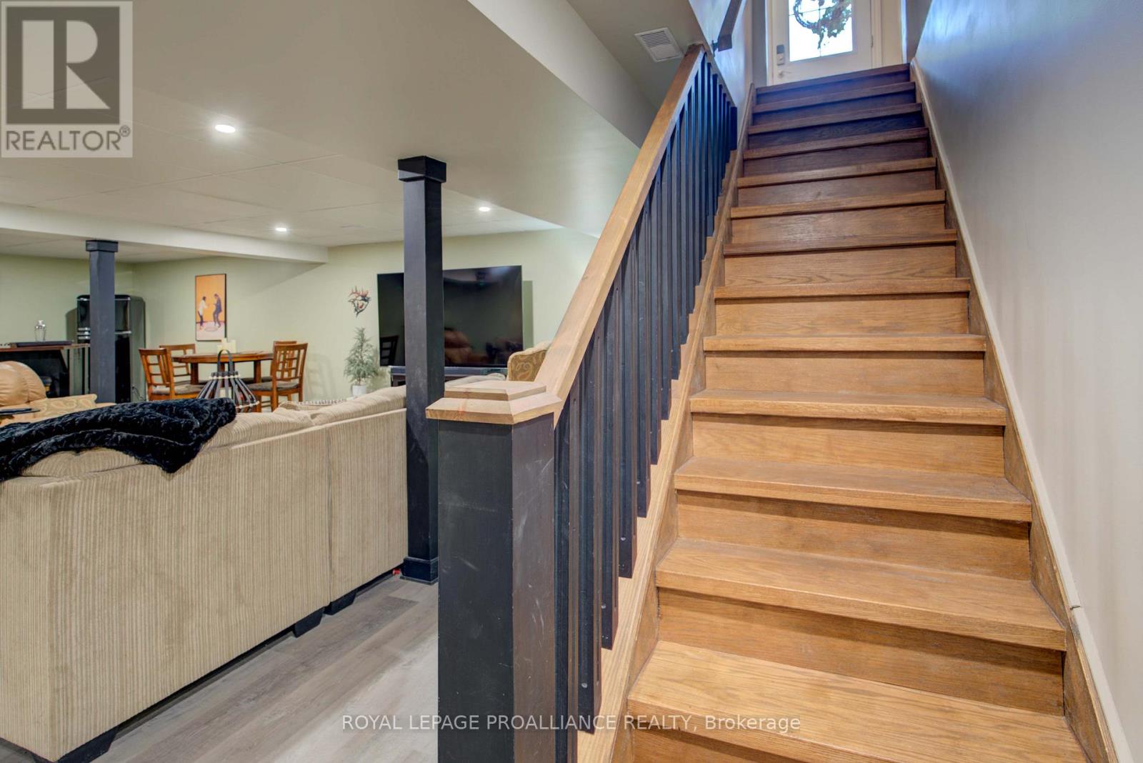 1086 PRINCE STREET - 28