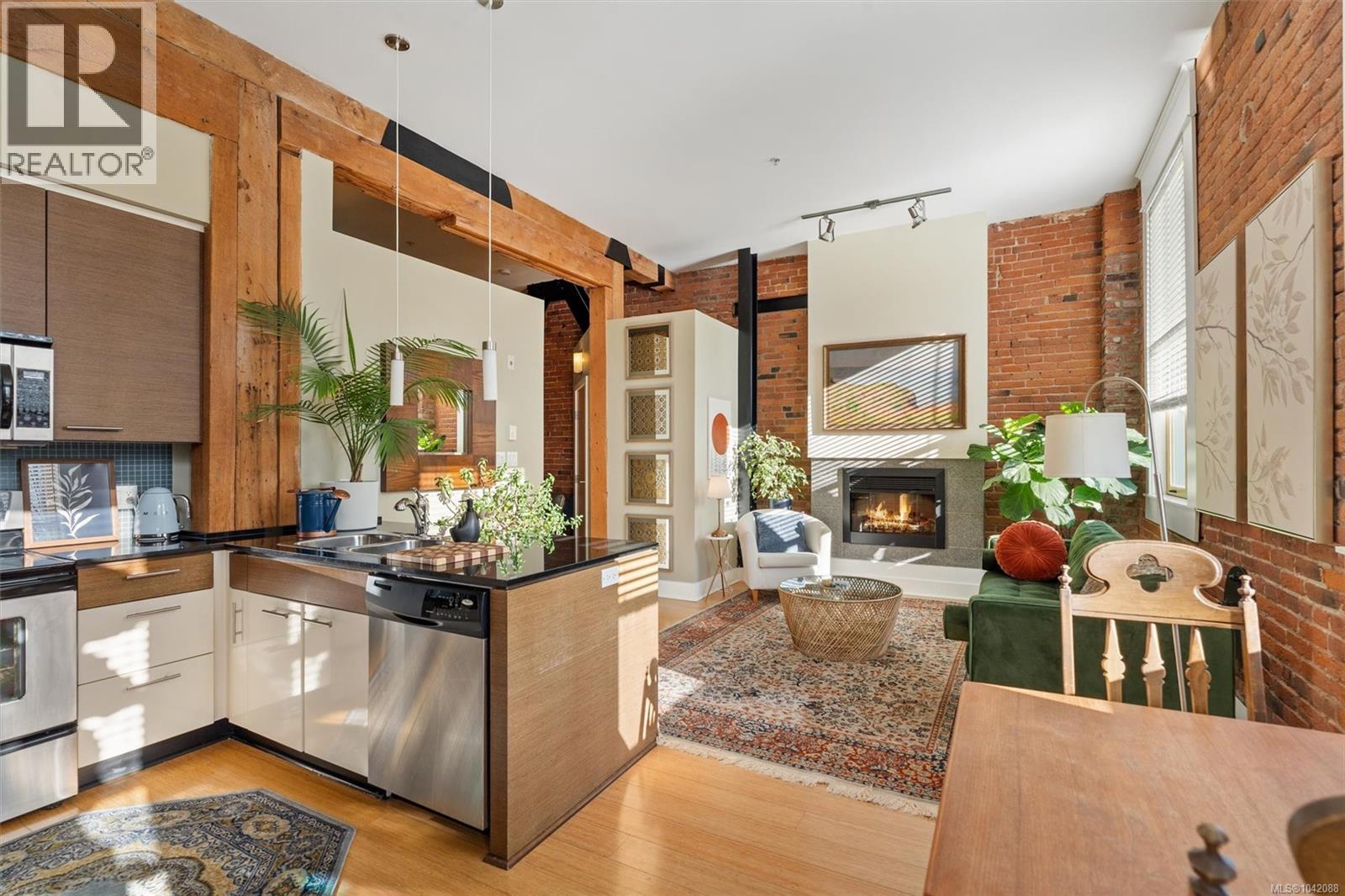 #204 610 Johnson St - 2