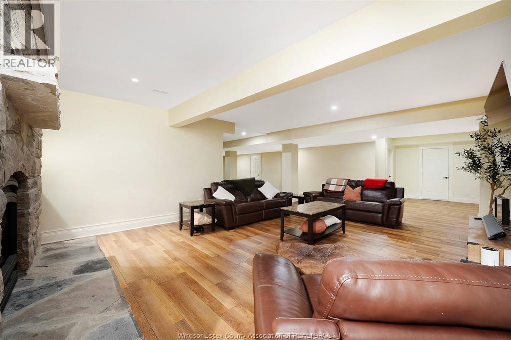 6811 CONCESSION RD 8 - 32
