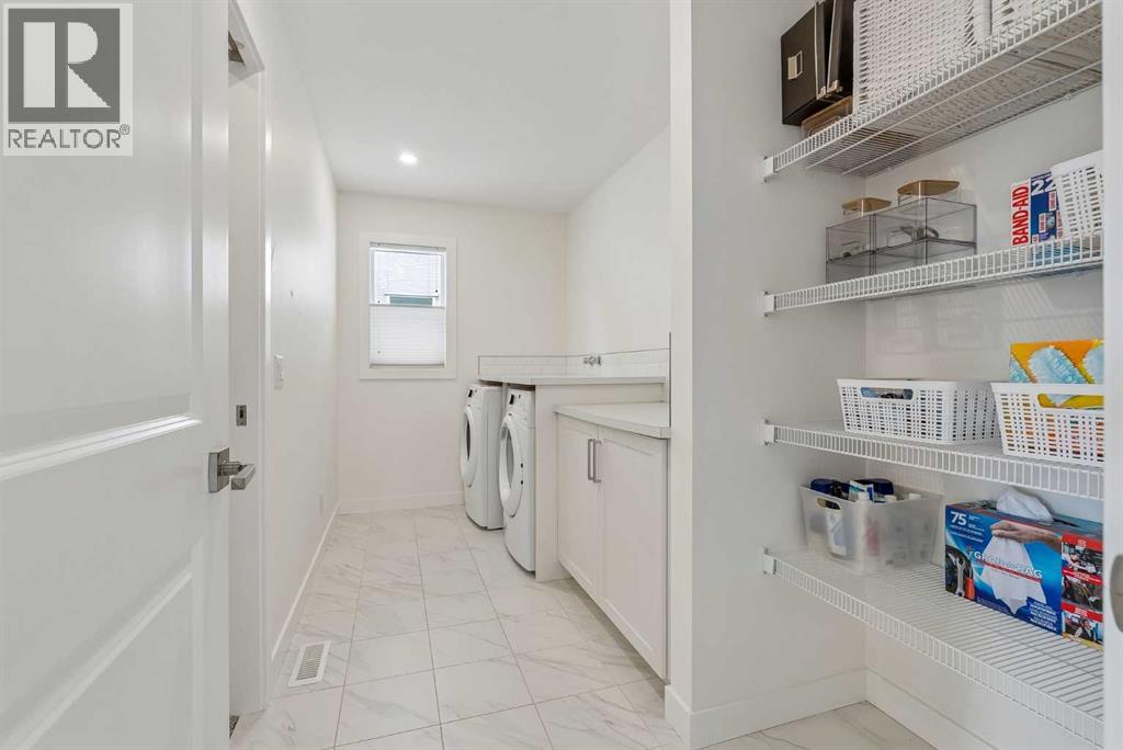 35 Mahogany Park SE - 24