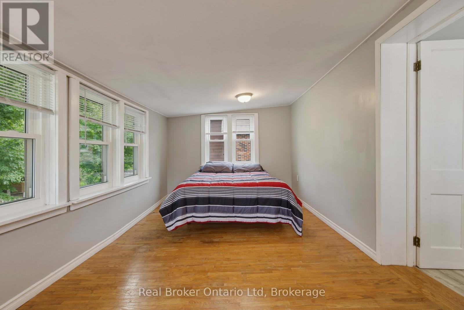 127 GARAFRAXA STREET - 26