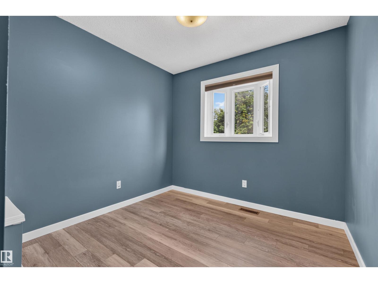 208 18 ST - 16