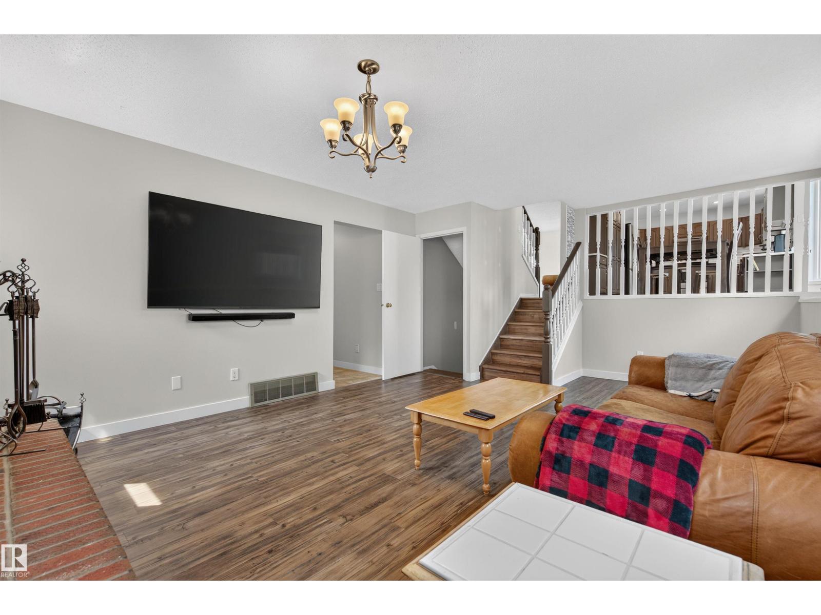 208 18 ST - 19