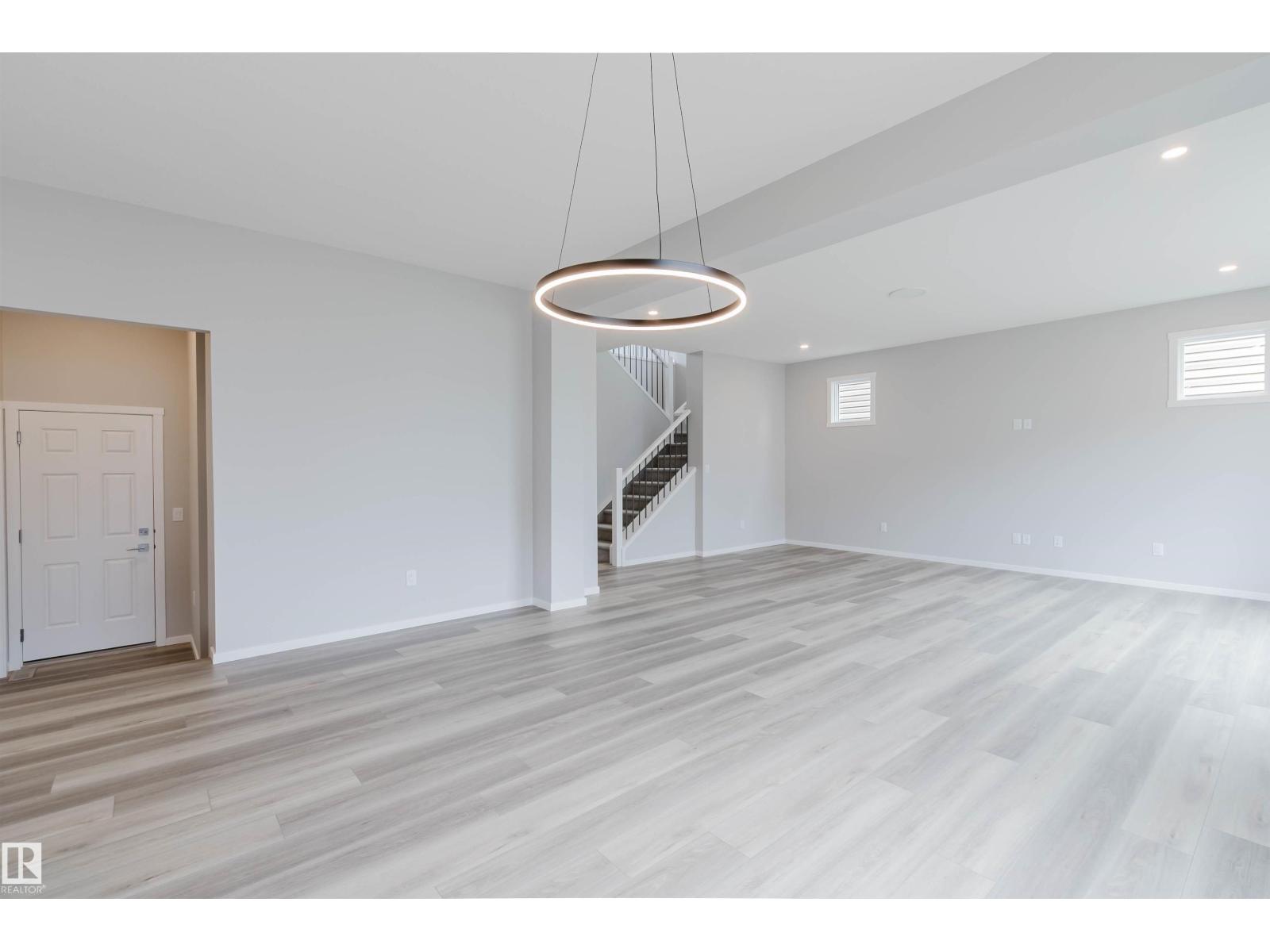 1523 206 ST NW - 11