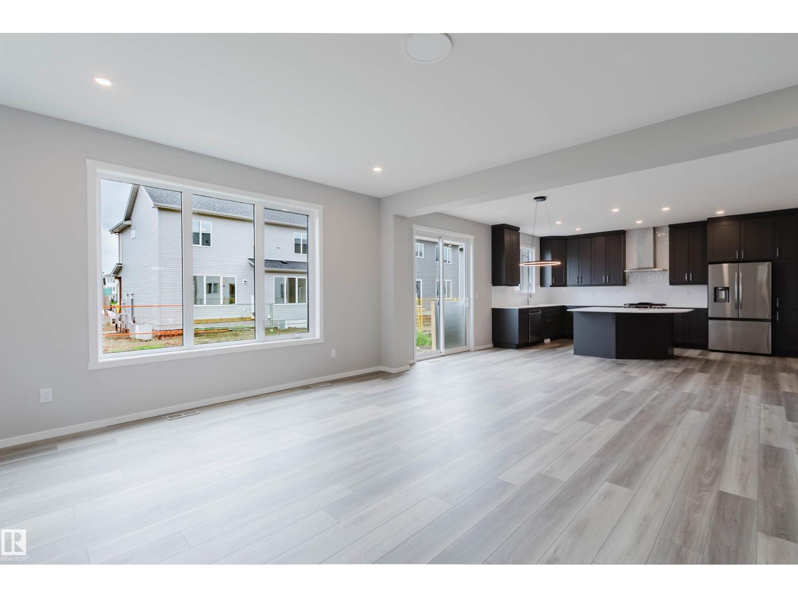 1523 206 ST NW - 13