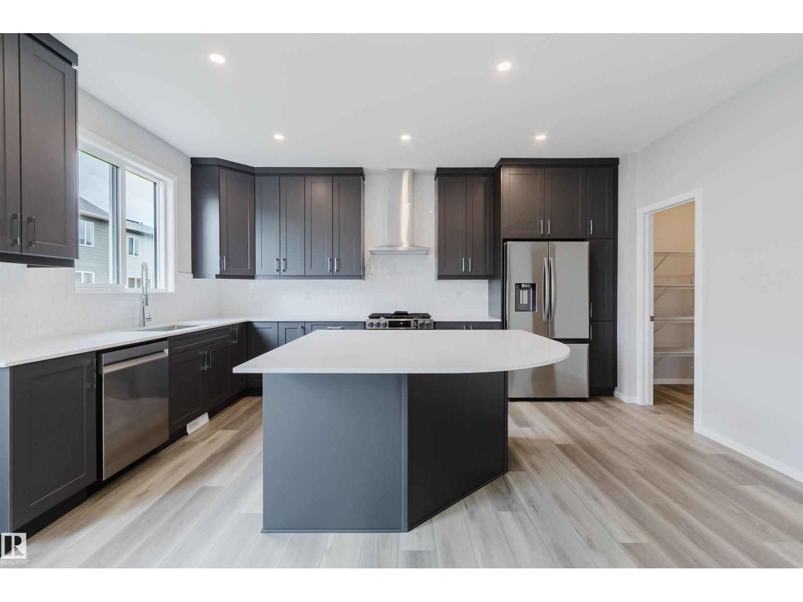 1523 206 ST NW - 17