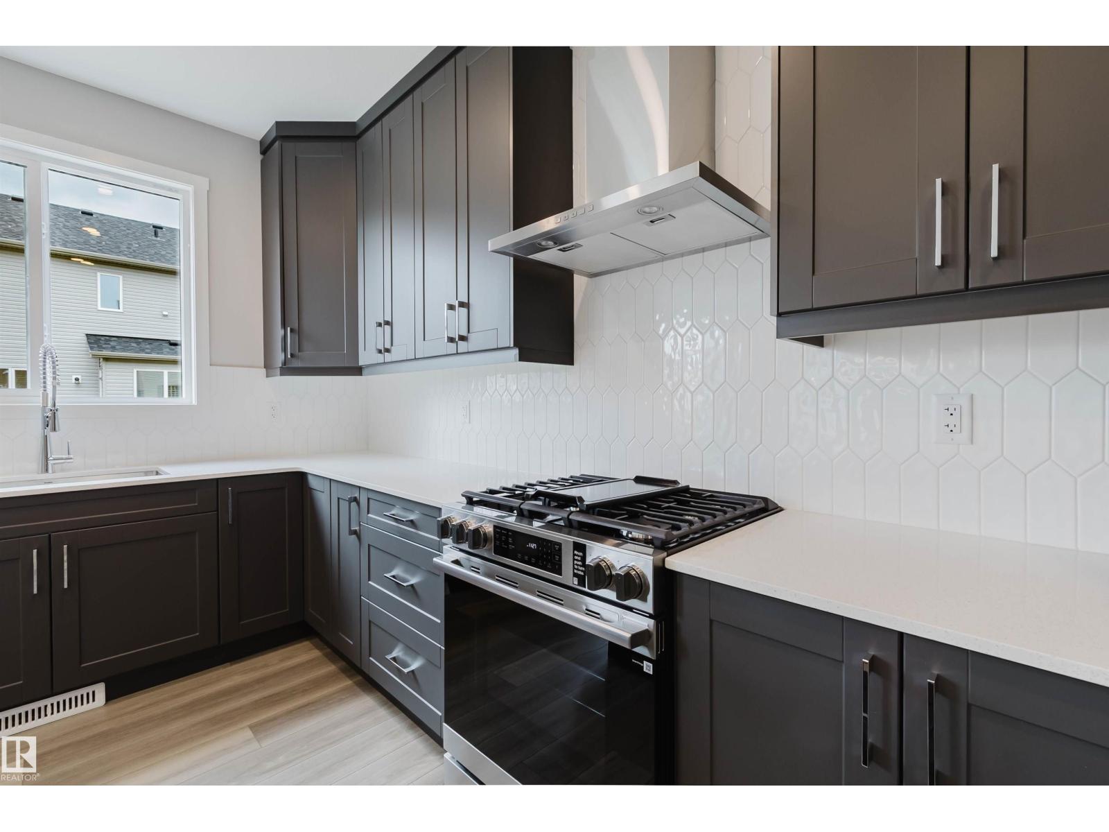 1523 206 ST NW - 19