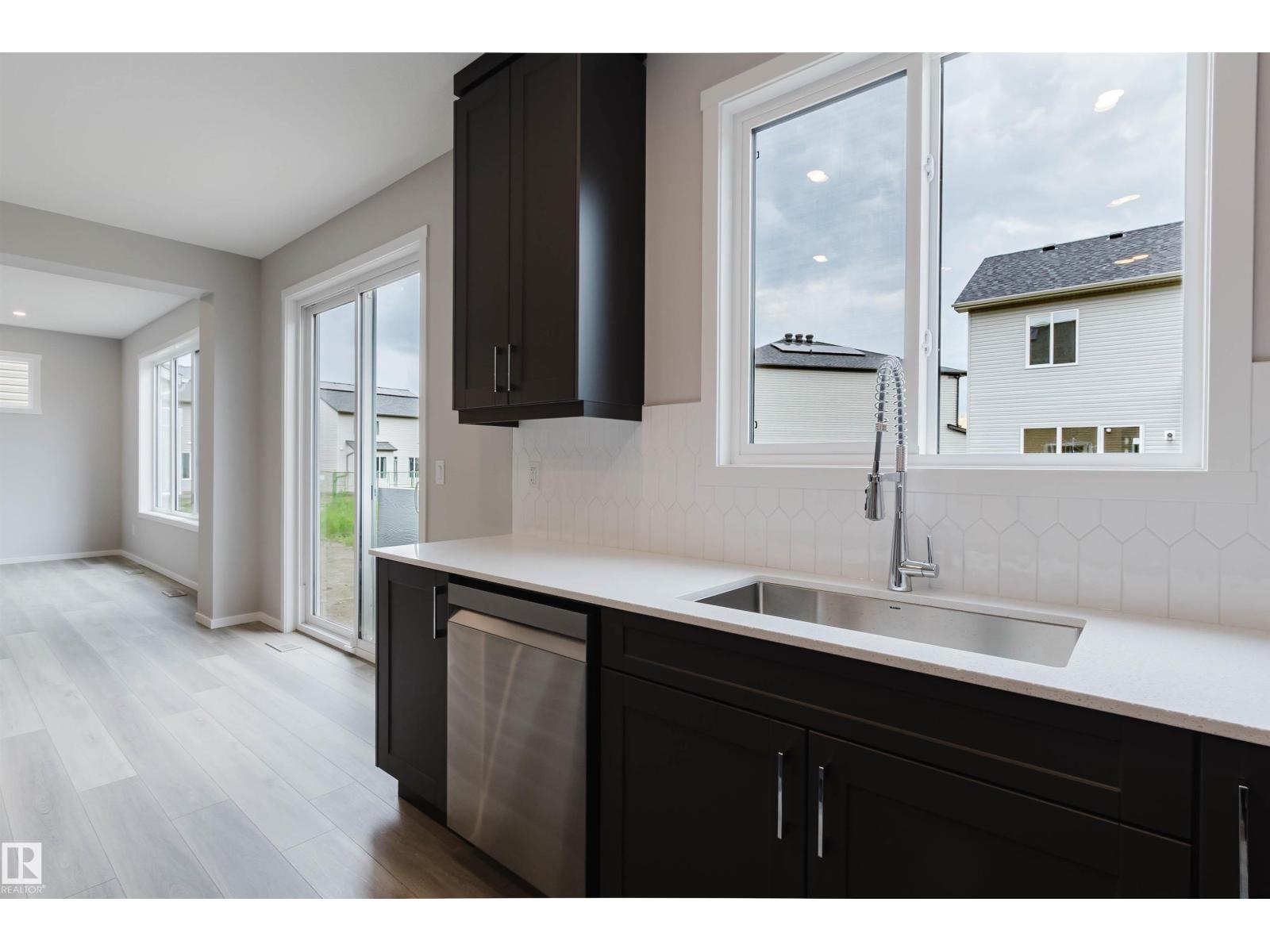 1523 206 ST NW - 23