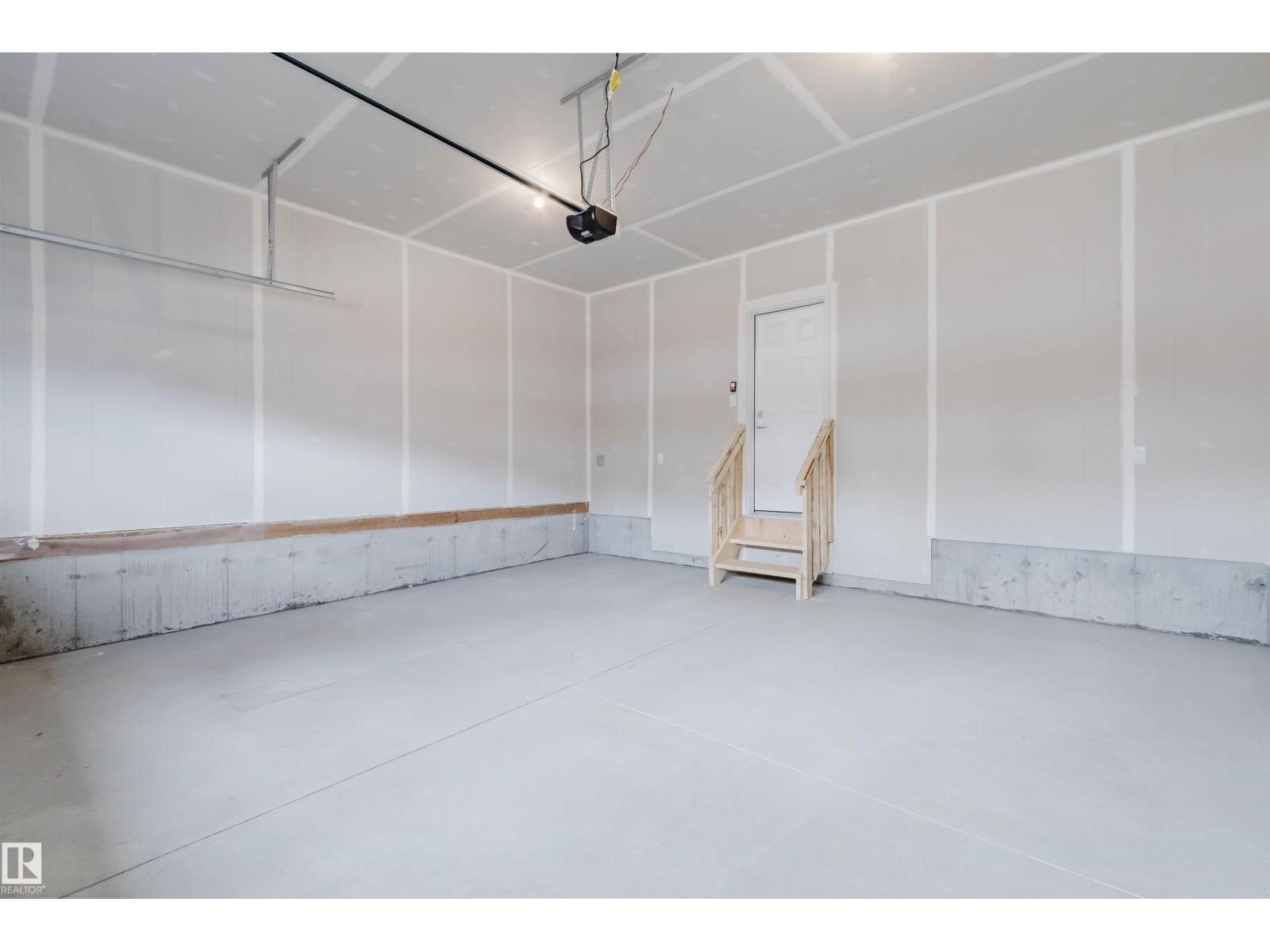 1523 206 ST NW - 28