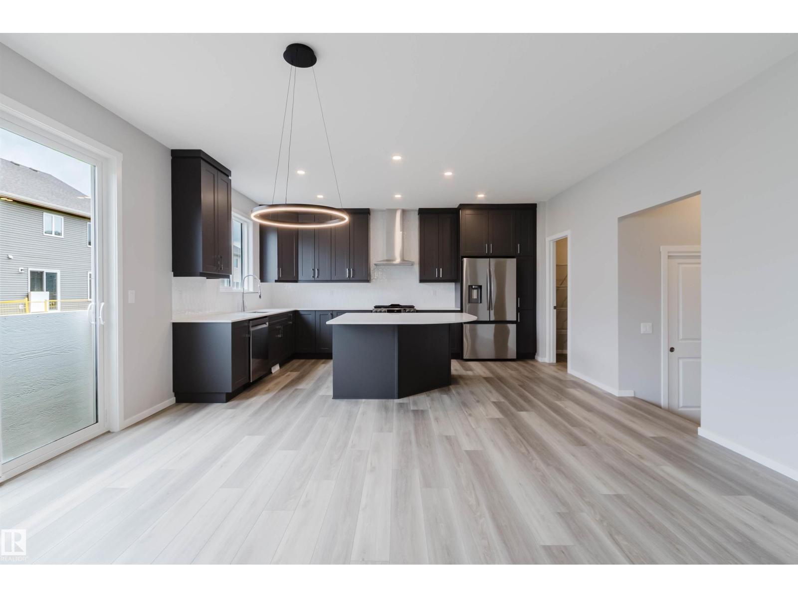 1523 206 ST NW - 31
