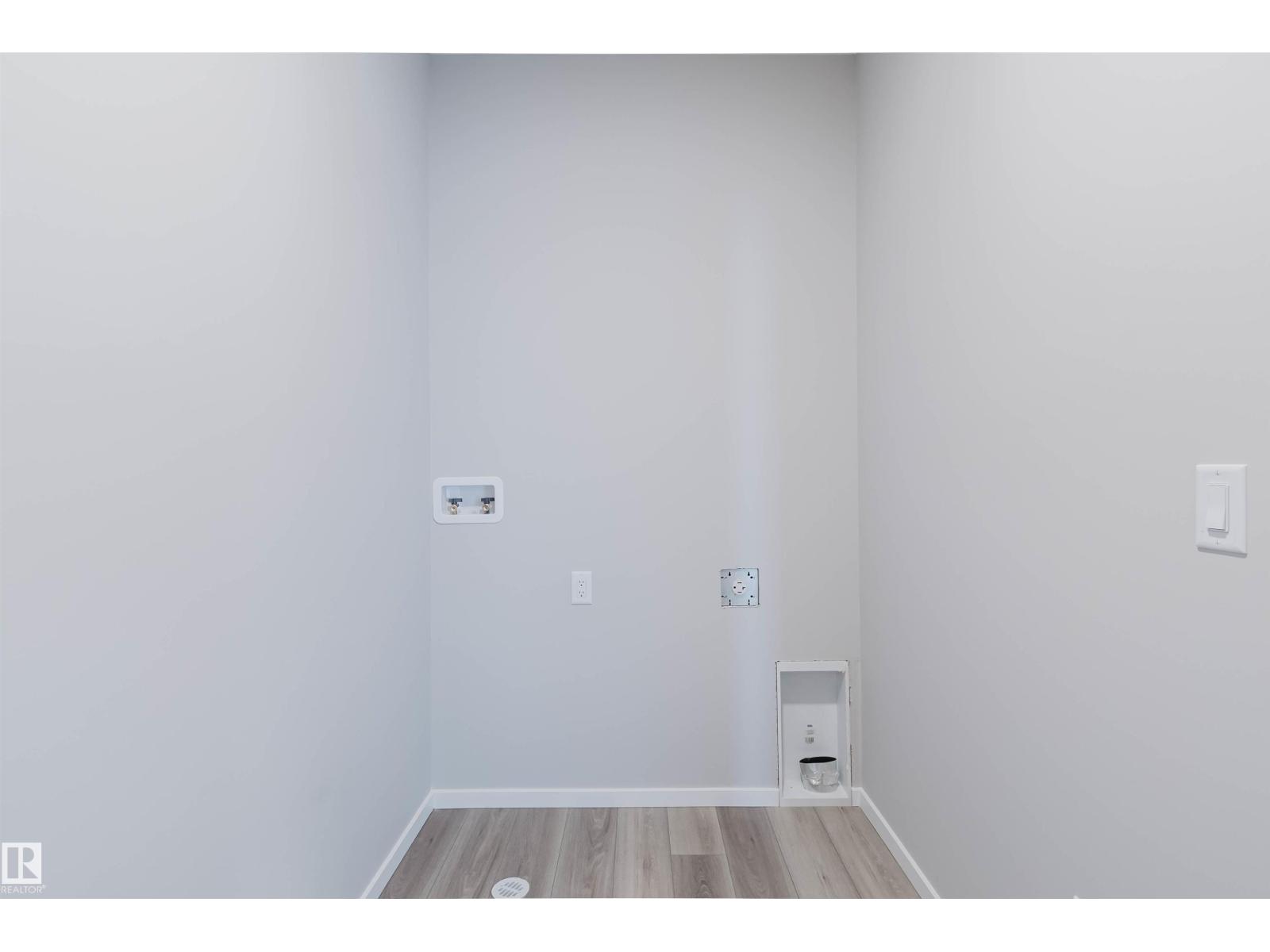 1523 206 ST NW - 38