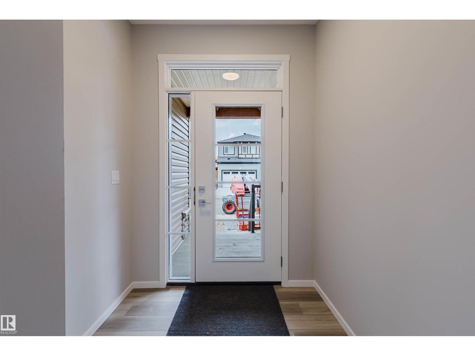 1523 206 ST NW - 4