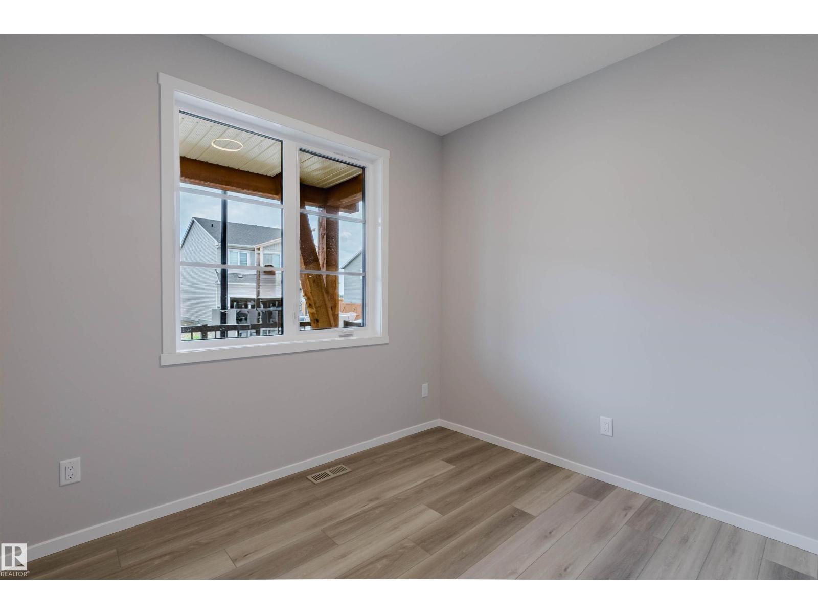 1523 206 ST NW - 5