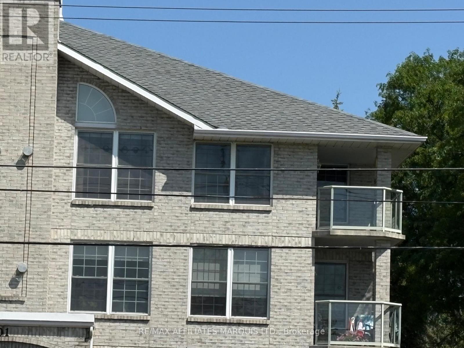 #301 301 WATER STREET W - 2
