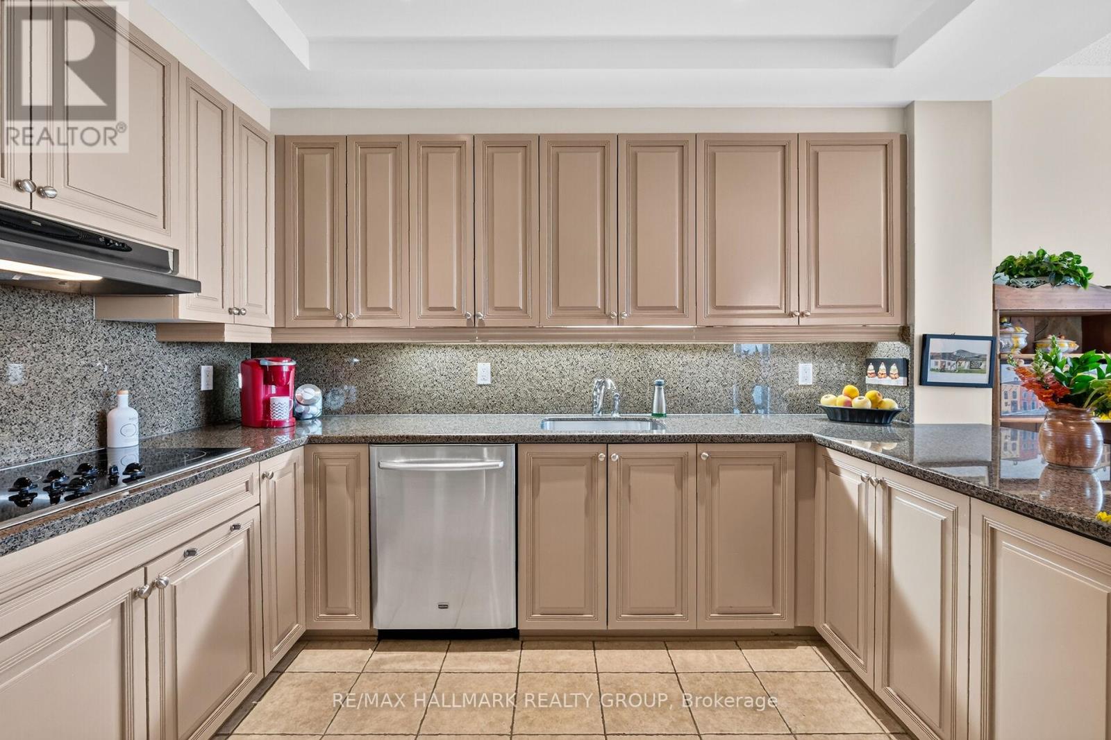 2 Bed, 3 Bath House for Sale in Ottawa – 1704 – 38 METROPOLE PRIVATE, Ottawa – MLS# X13514866 - Image 21