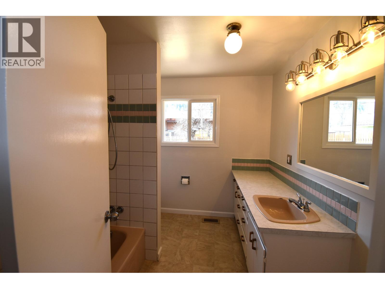 4145 ALFRED AVENUE, Smithers