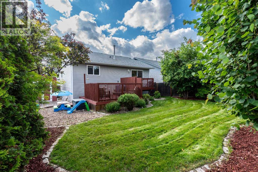 1519 49 Avenue — photo 39
