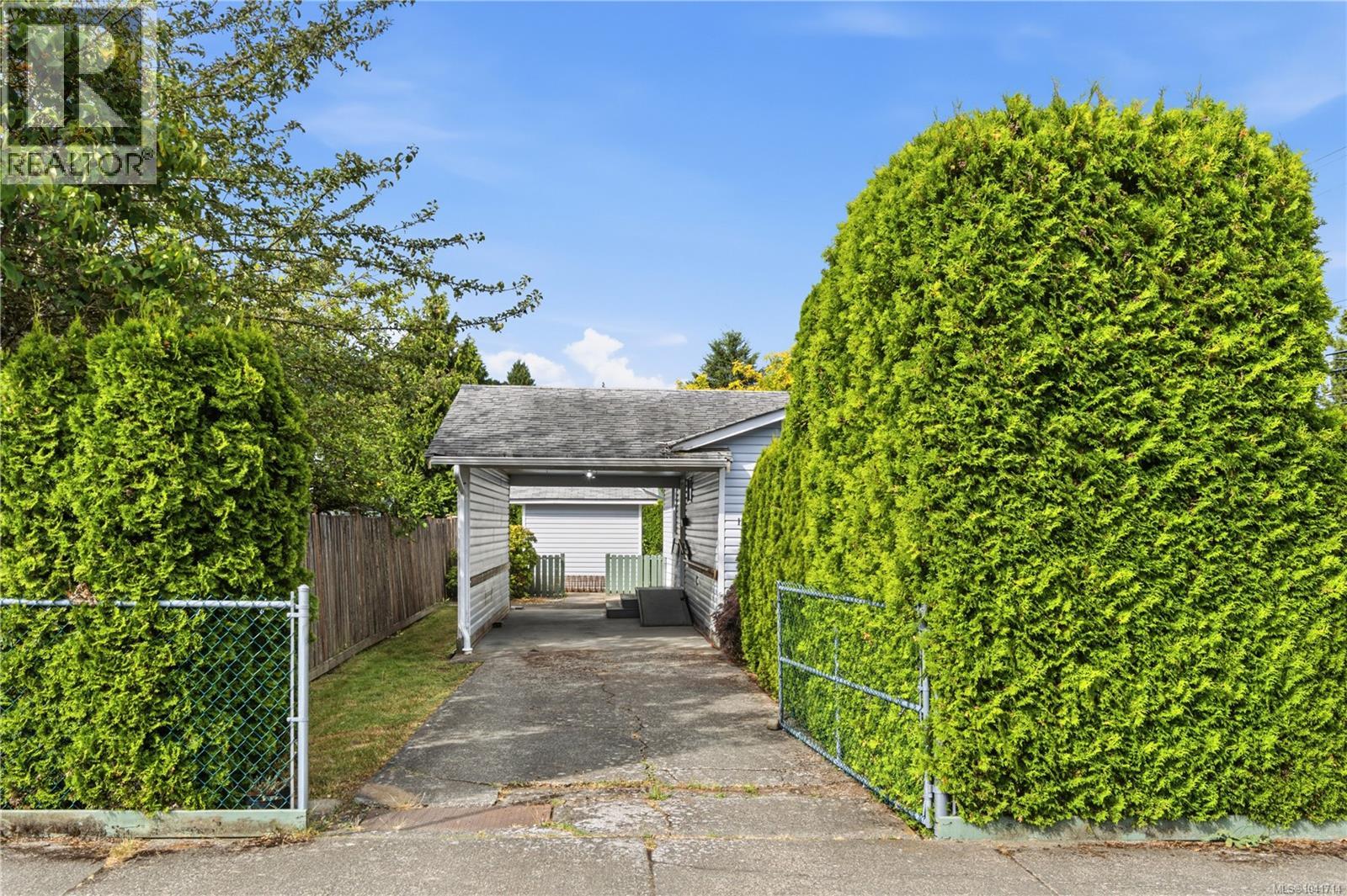 1040 5th Ave - 10
