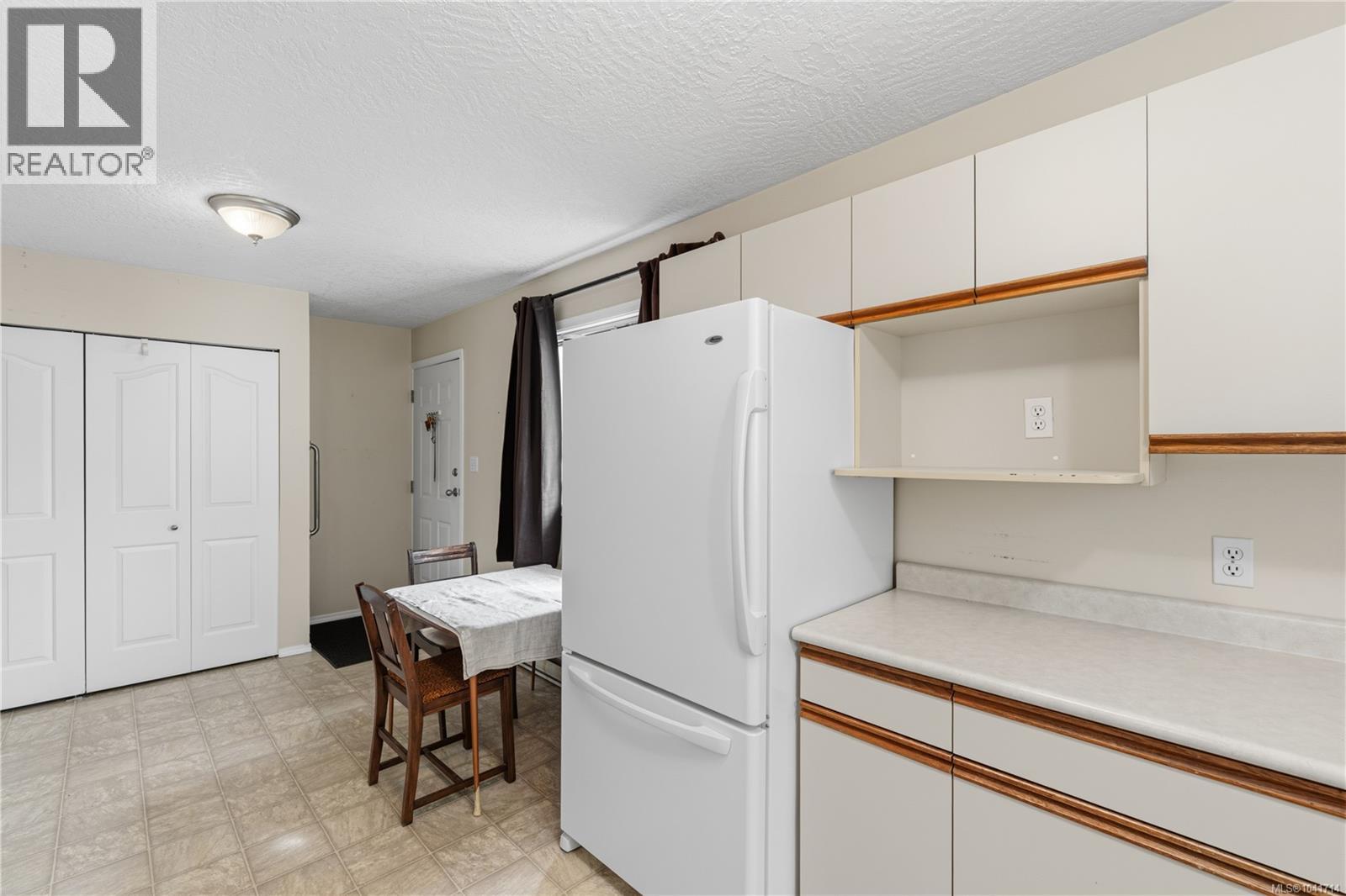 1040 5th Ave - 23