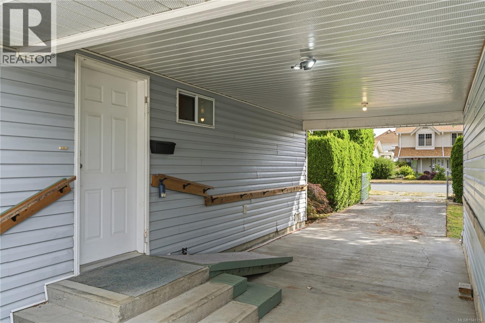 1040 5th Ave - 3