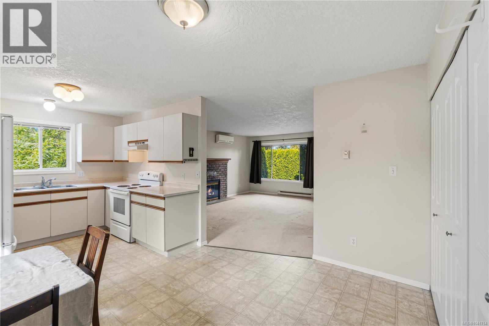 1040 5th Ave - 4