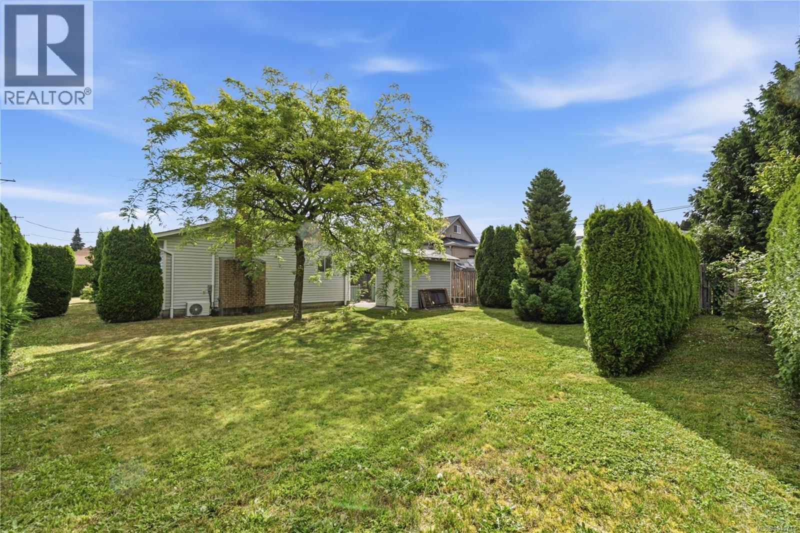 1040 5th Ave - 7