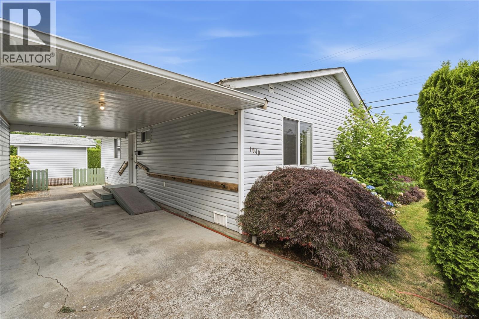 1040 5th Ave - 9