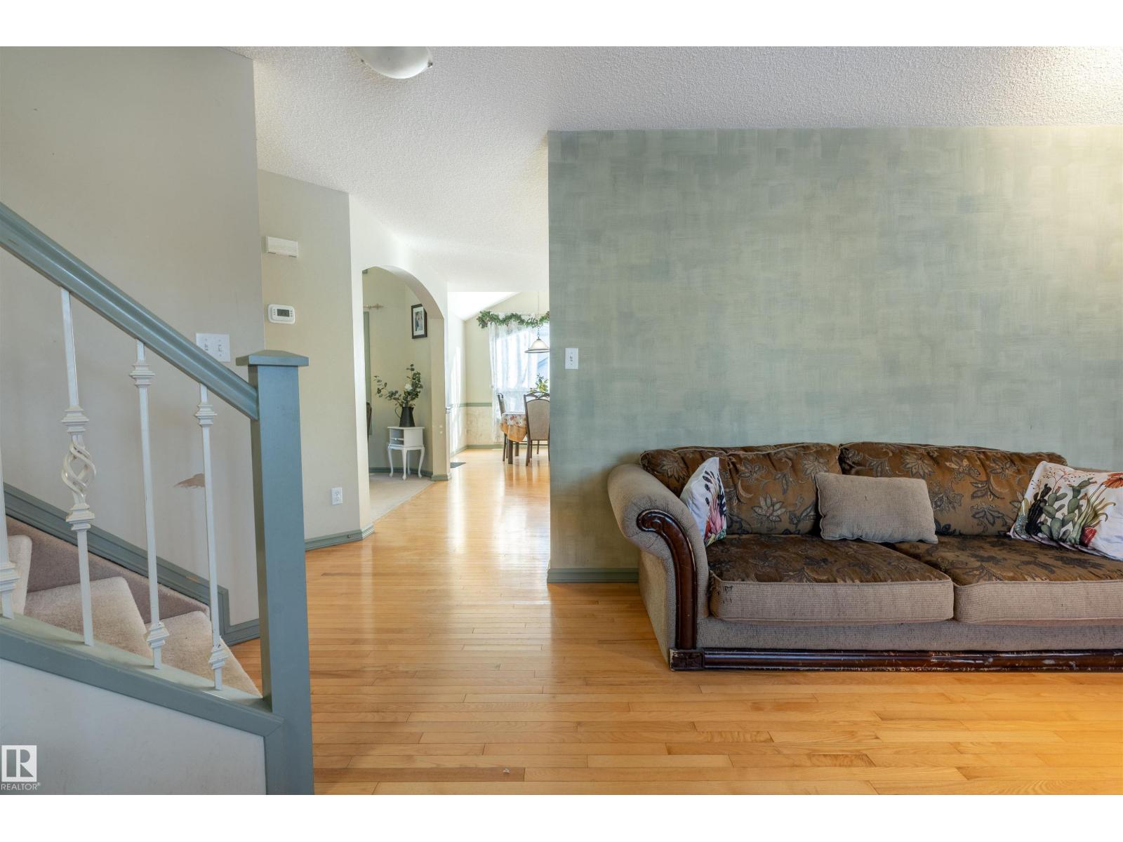 11813 12 AV NW - 4