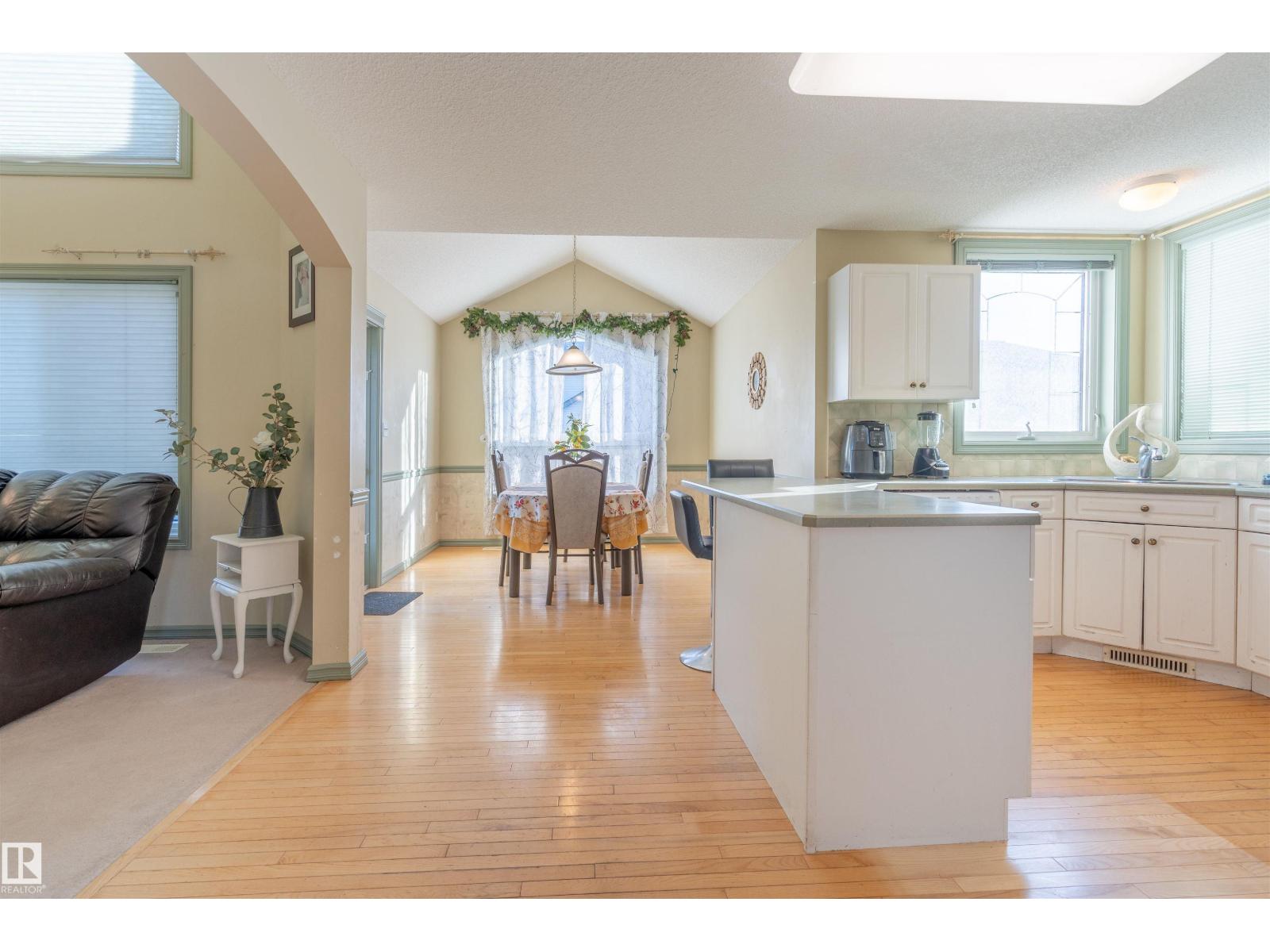 11813 12 AV NW - 5