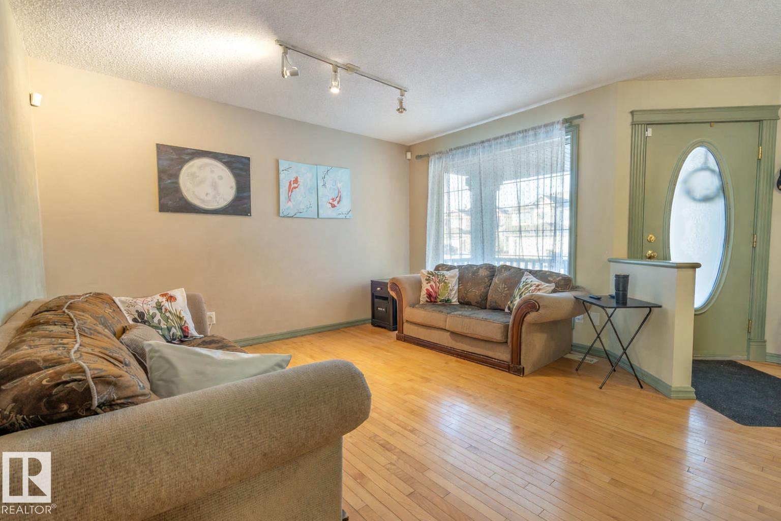 11813 12 AV NW - 2