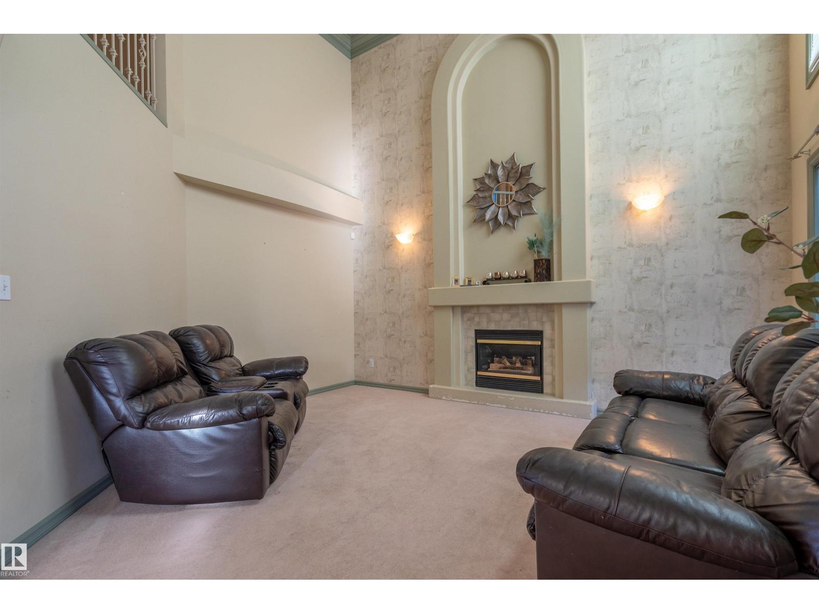 11813 12 AV NW - 12
