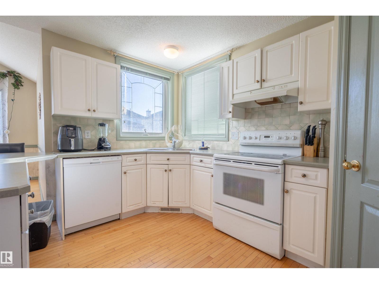 11813 12 AV NW - 7