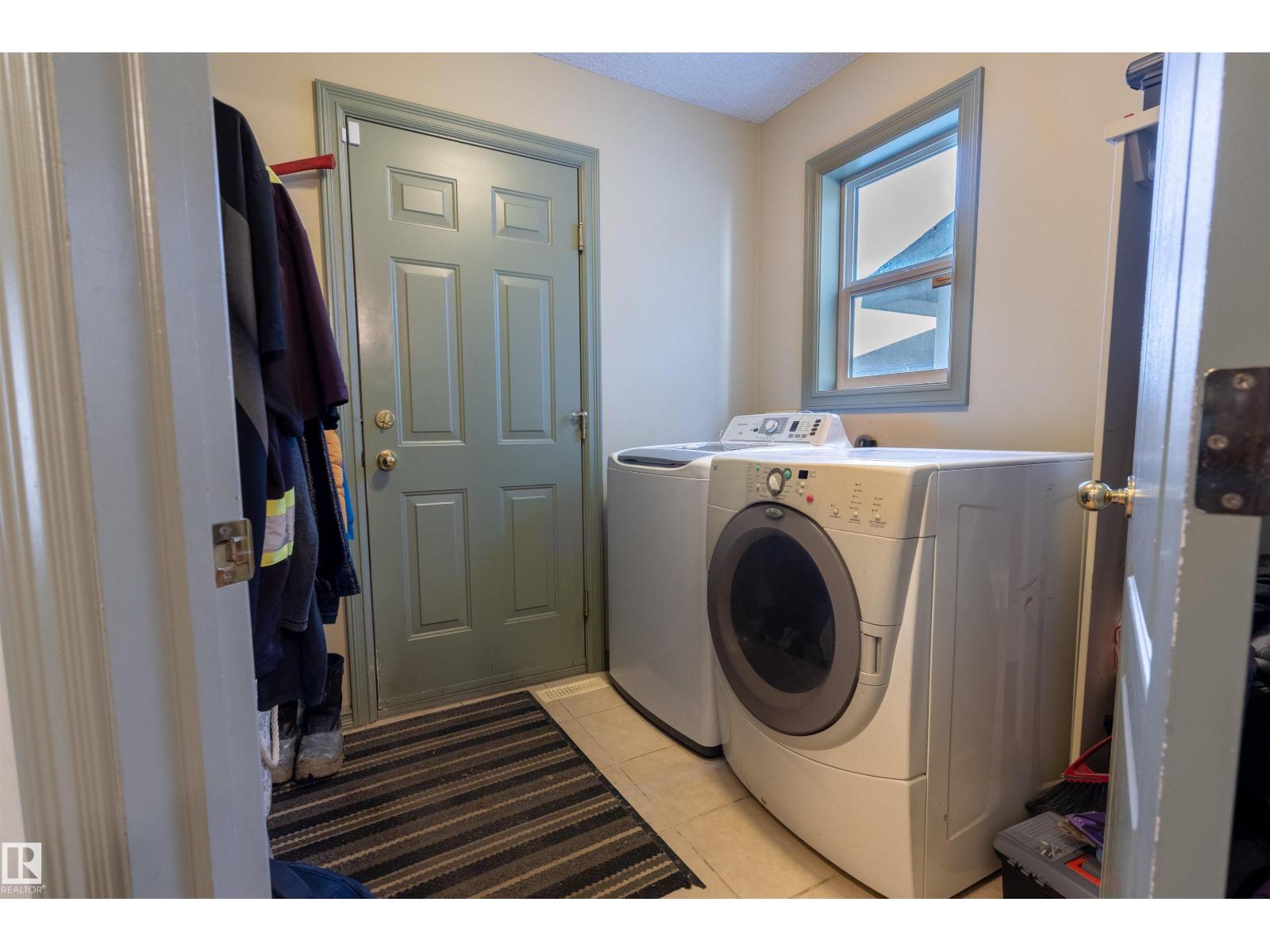 11813 12 AV NW - 20