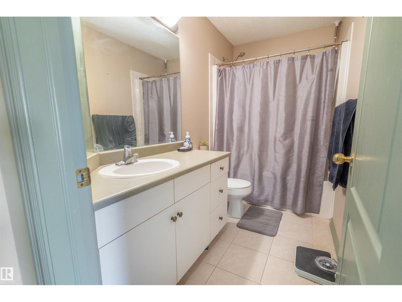 11813 12 AV NW - 28