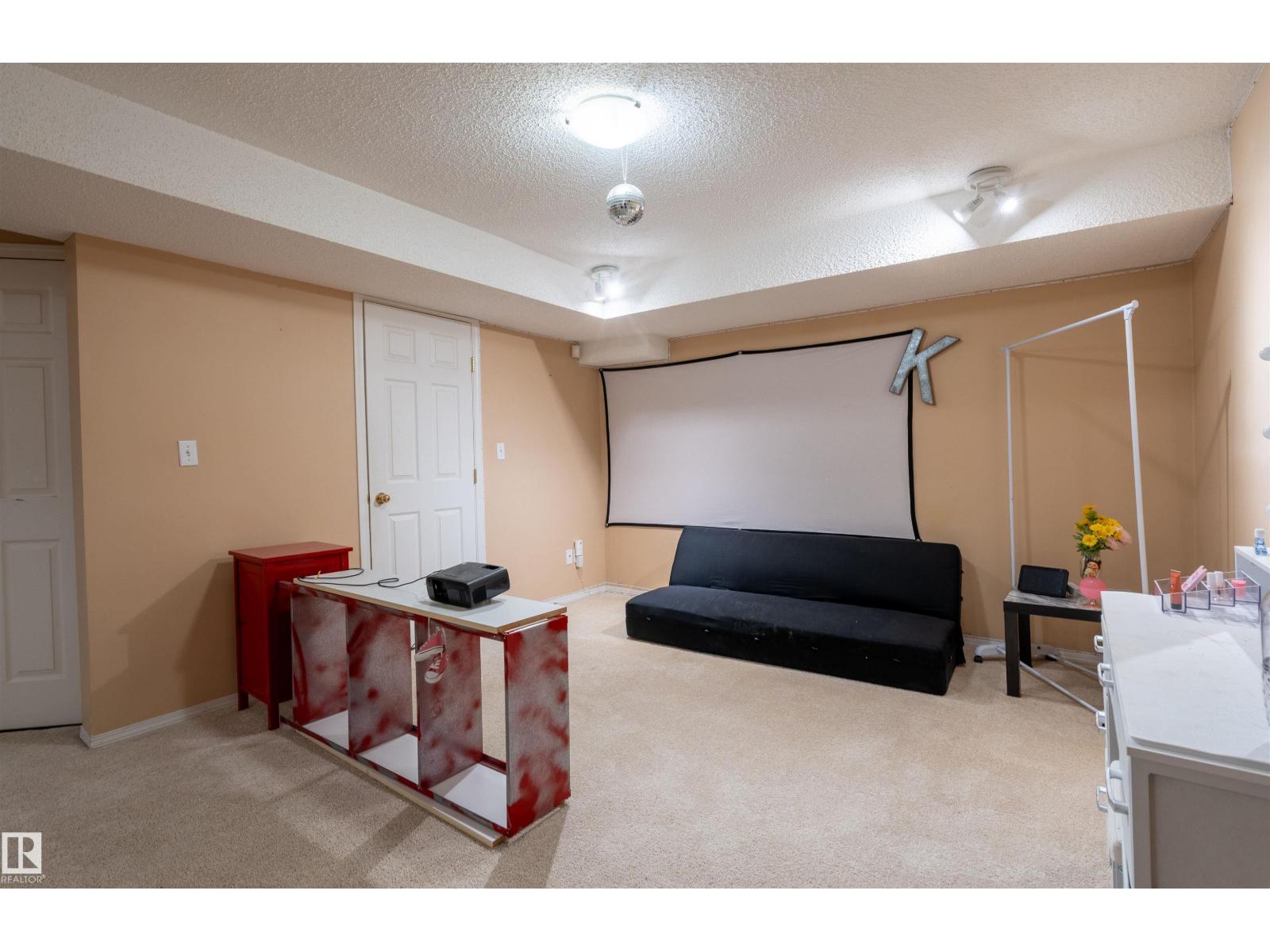 11813 12 AV NW - 32
