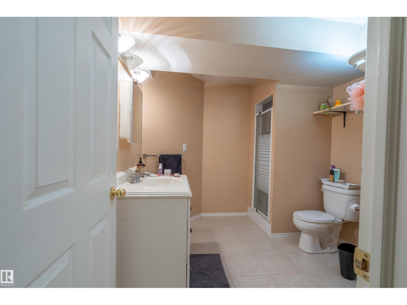 11813 12 AV NW - 35