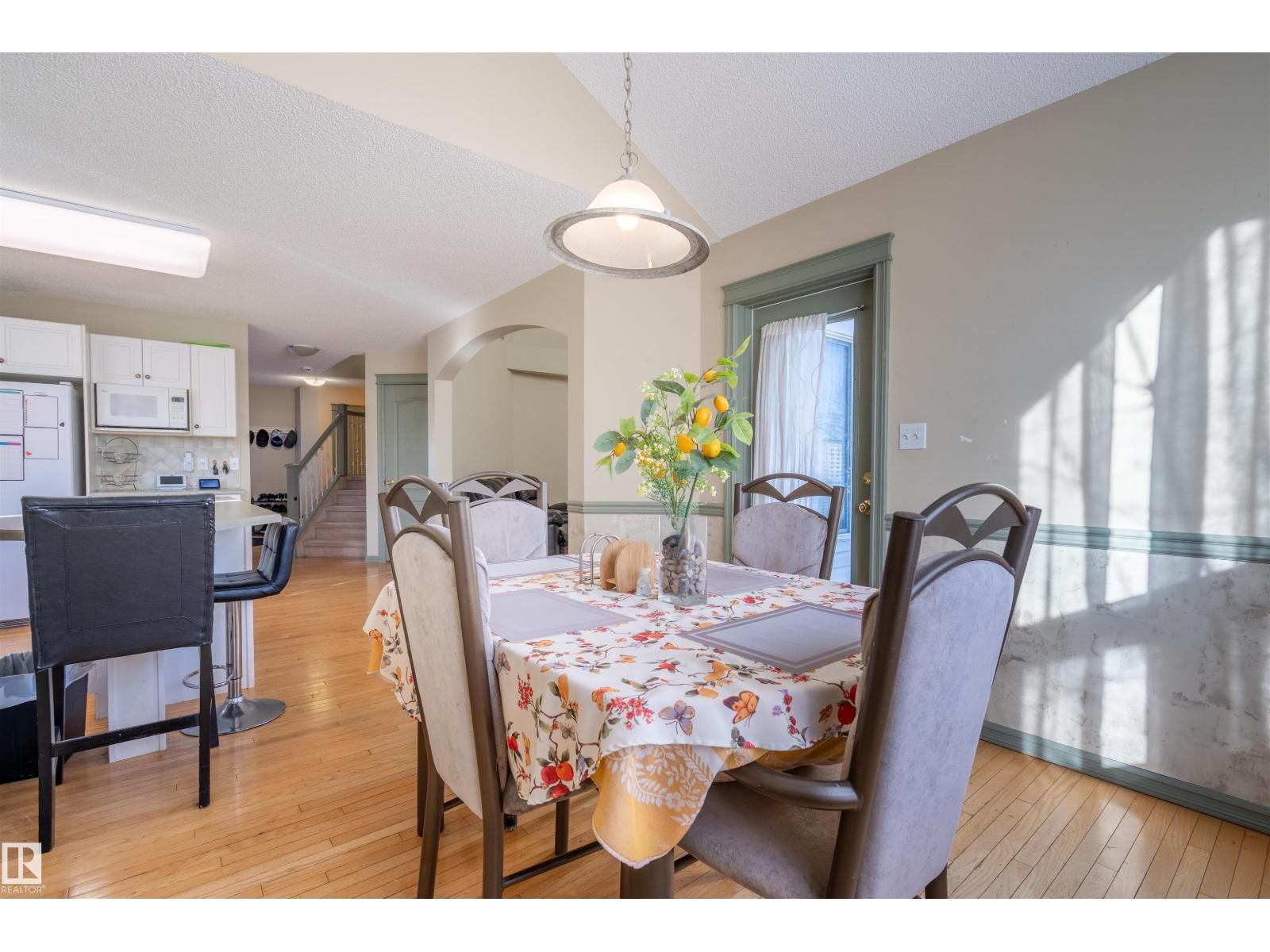 11813 12 AV NW - 17