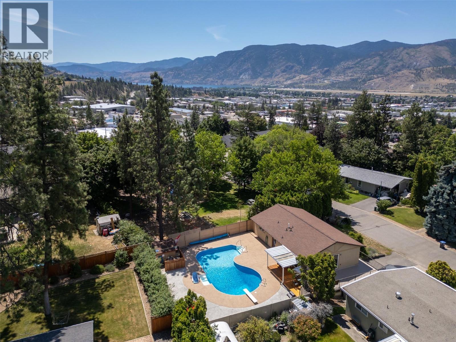 186 Dunant Crescent - 1