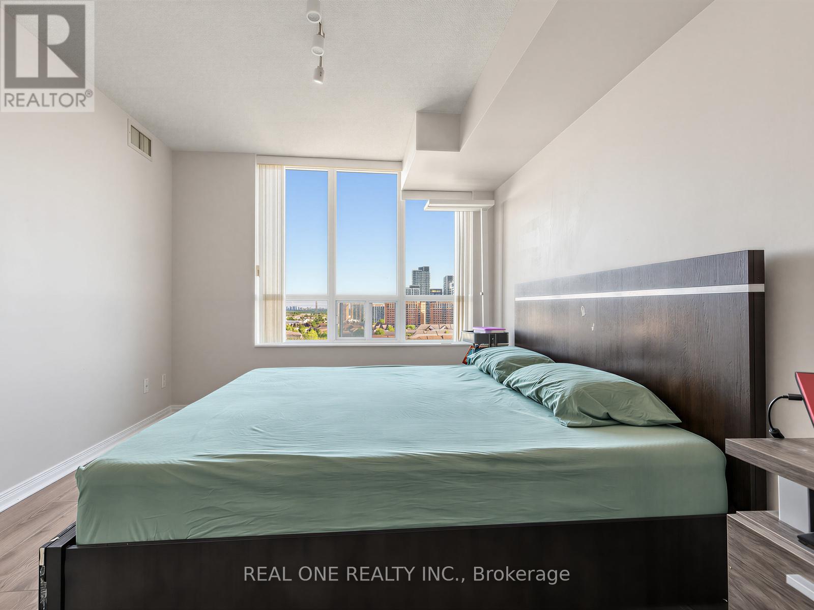#1203 310 RED MAPLE ROAD - 17