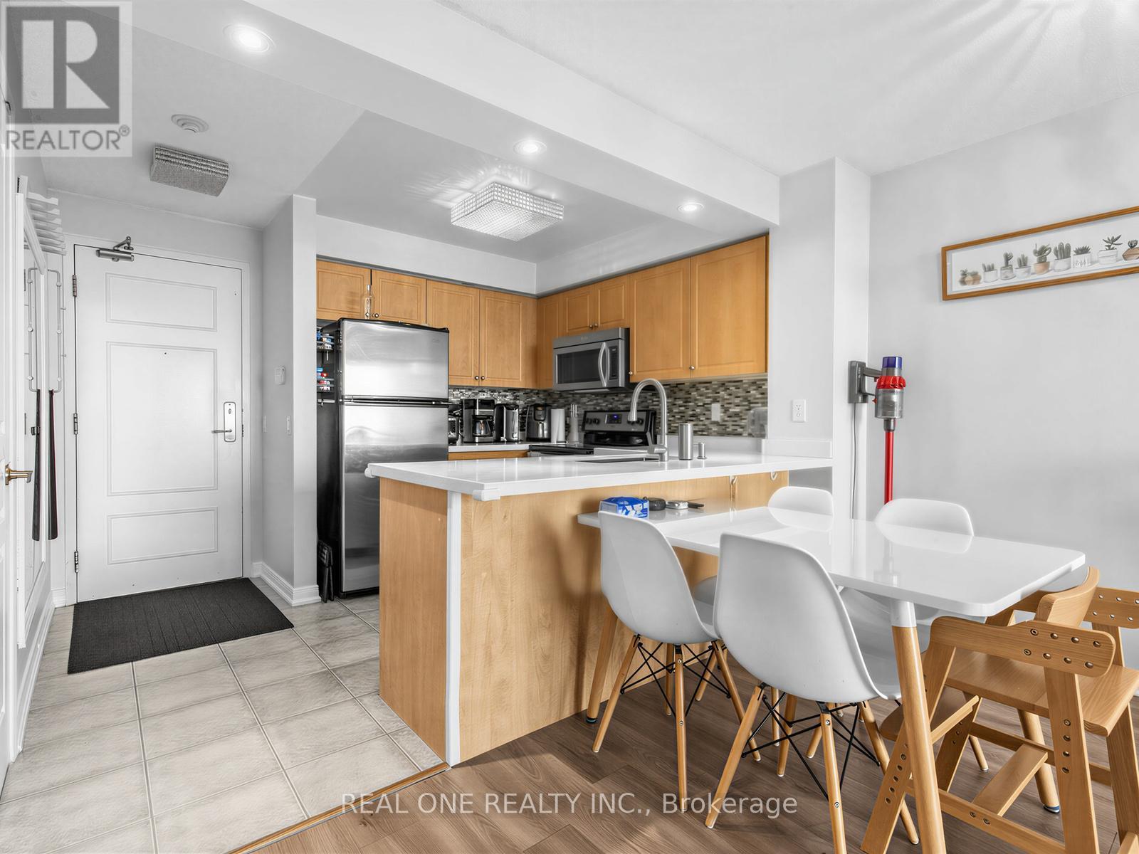 #1203 310 RED MAPLE ROAD - 2