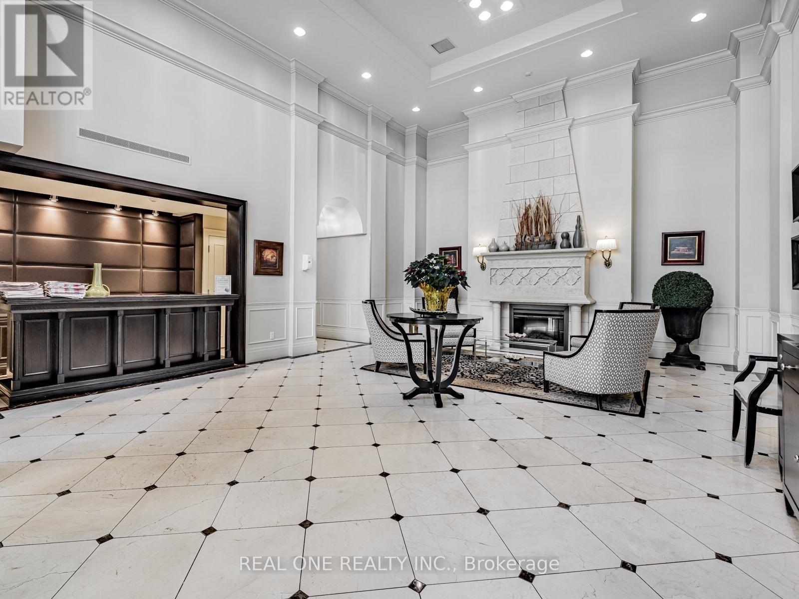 #1203 310 RED MAPLE ROAD - 25