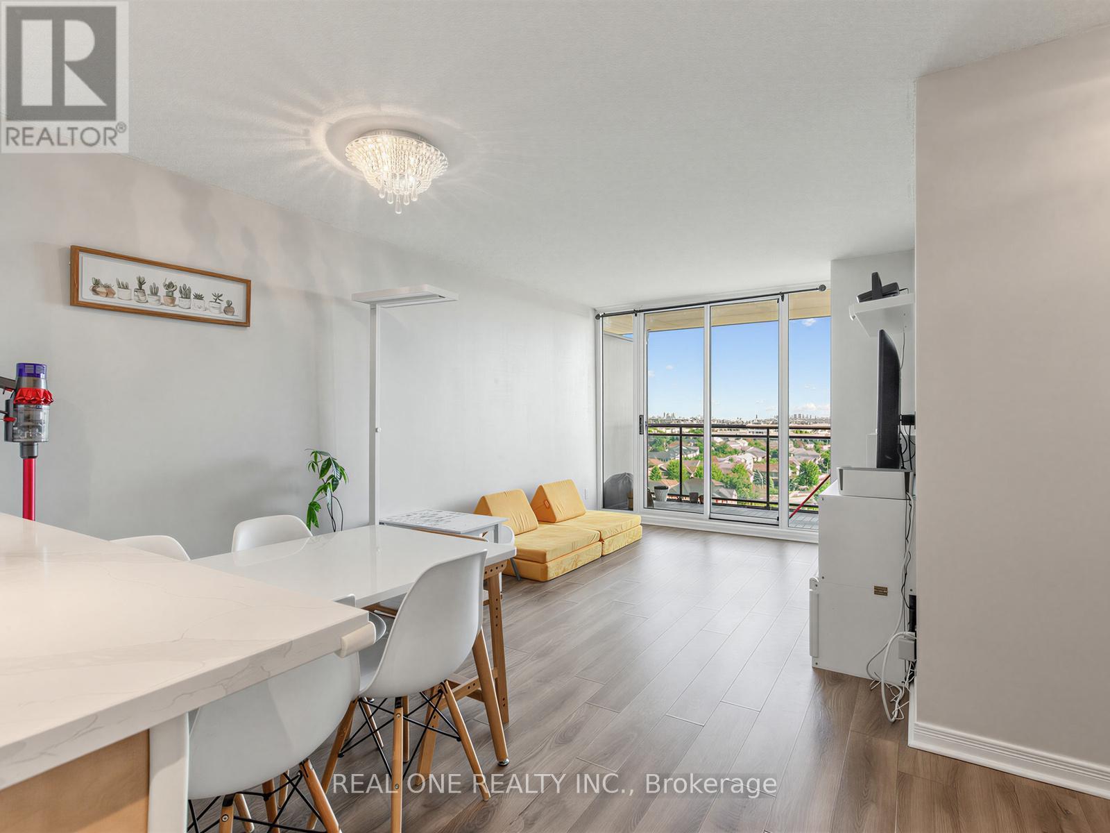 #1203 310 RED MAPLE ROAD - 7