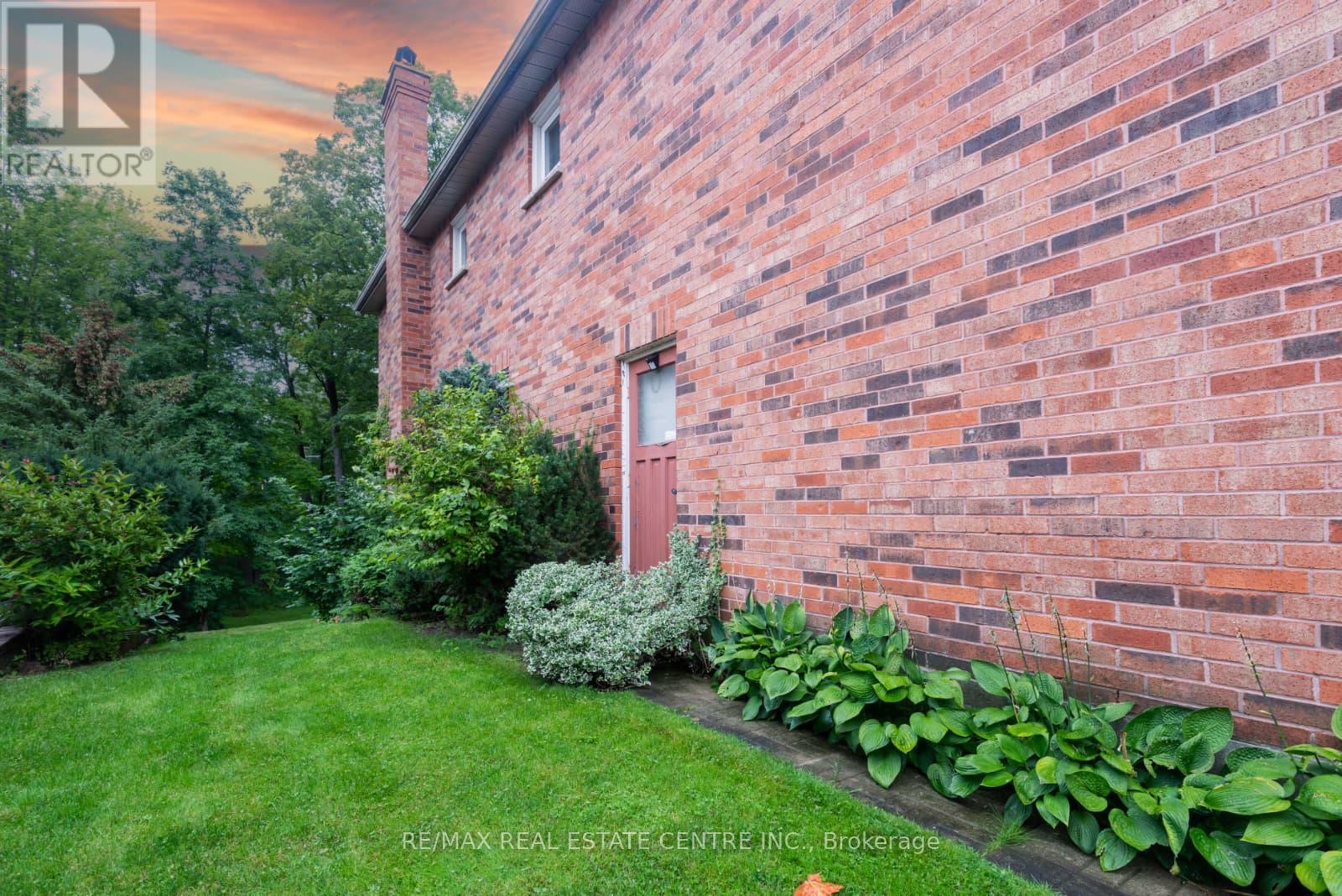 3683 EAST PARK COURT - 25