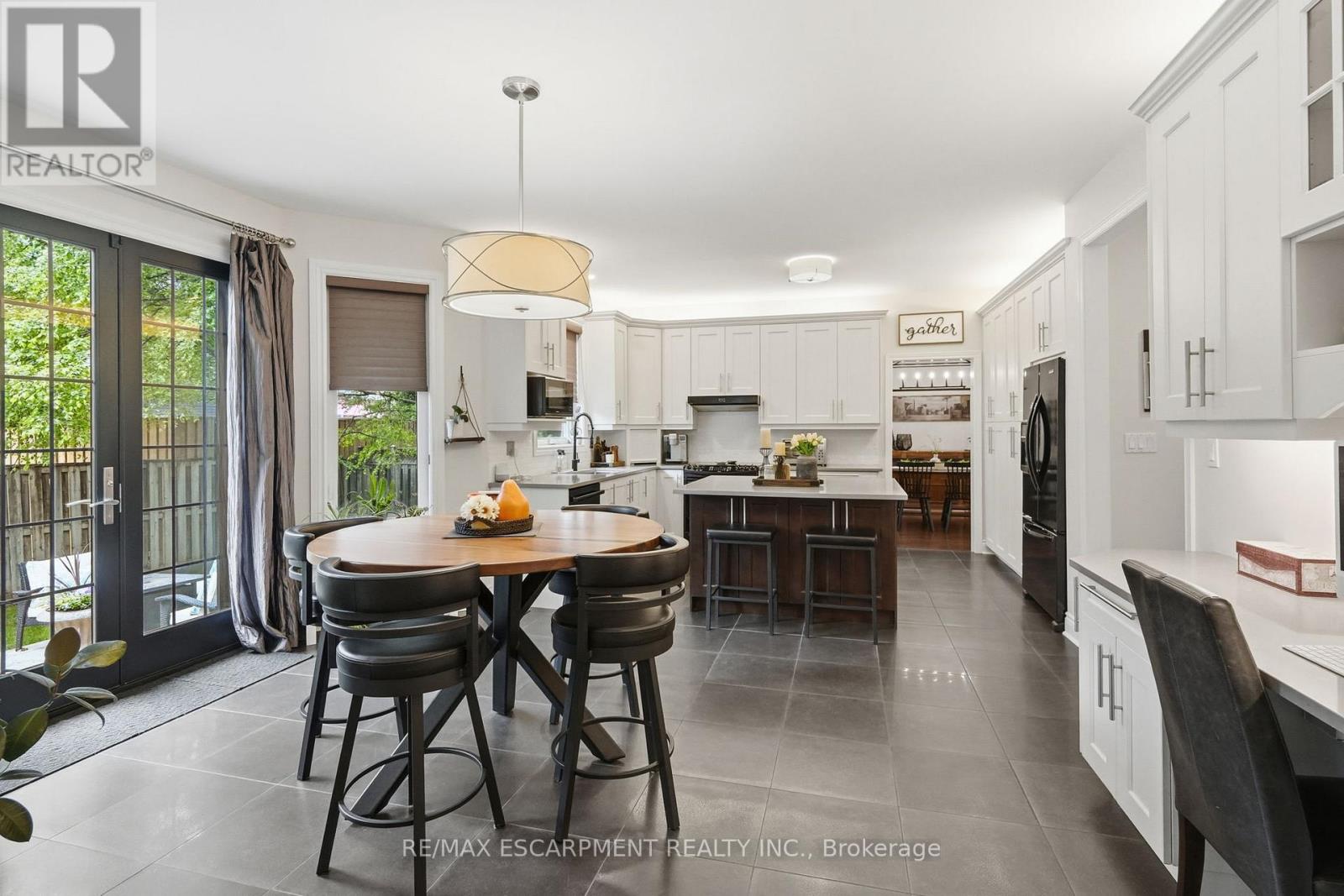 5347 JAMESON CRESCENT - 11