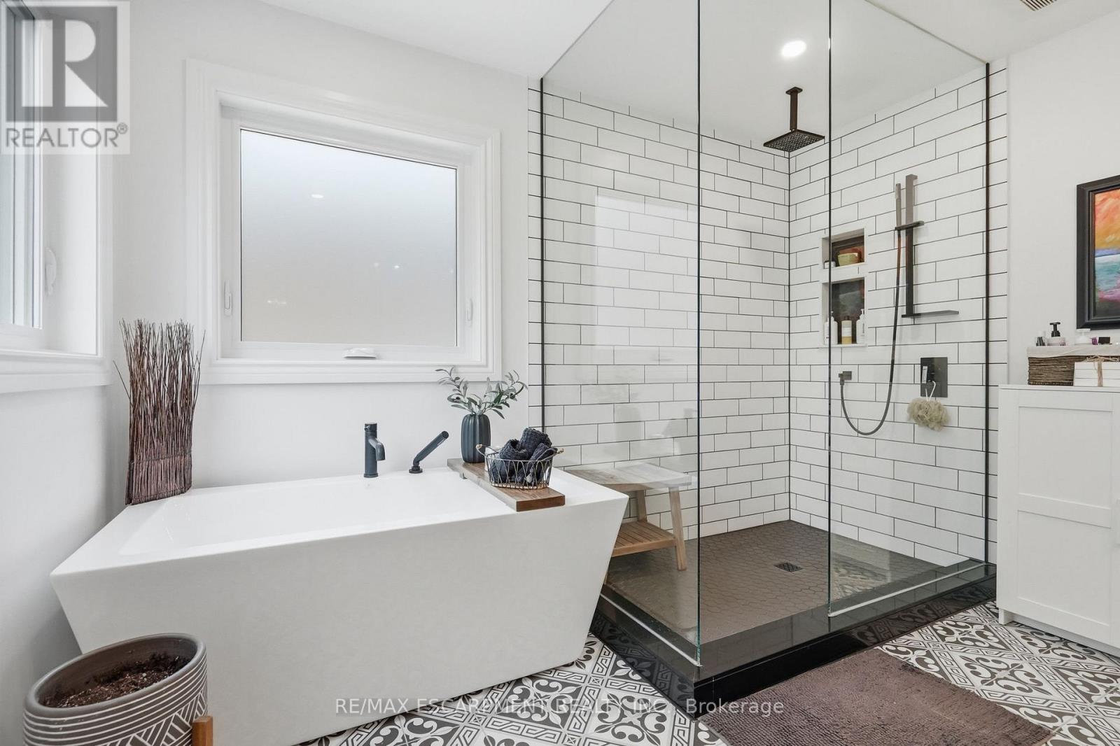 5347 JAMESON CRESCENT - 23