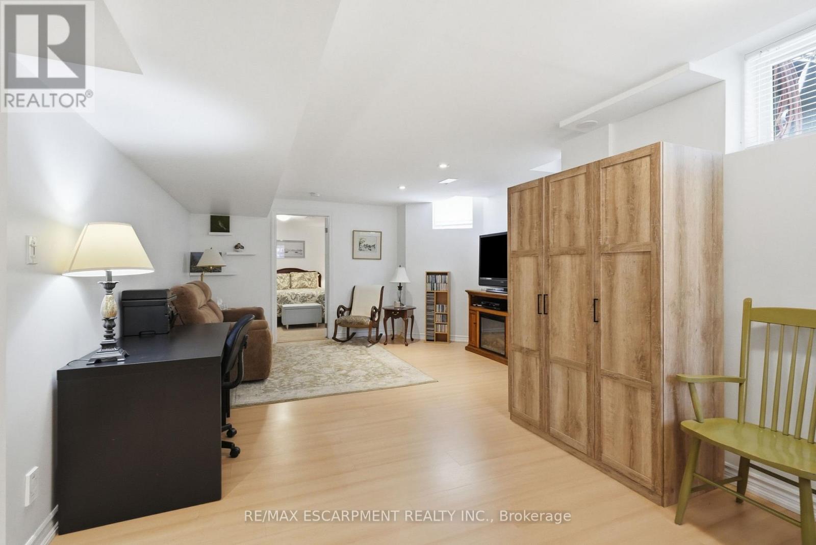 5347 JAMESON CRESCENT - 40