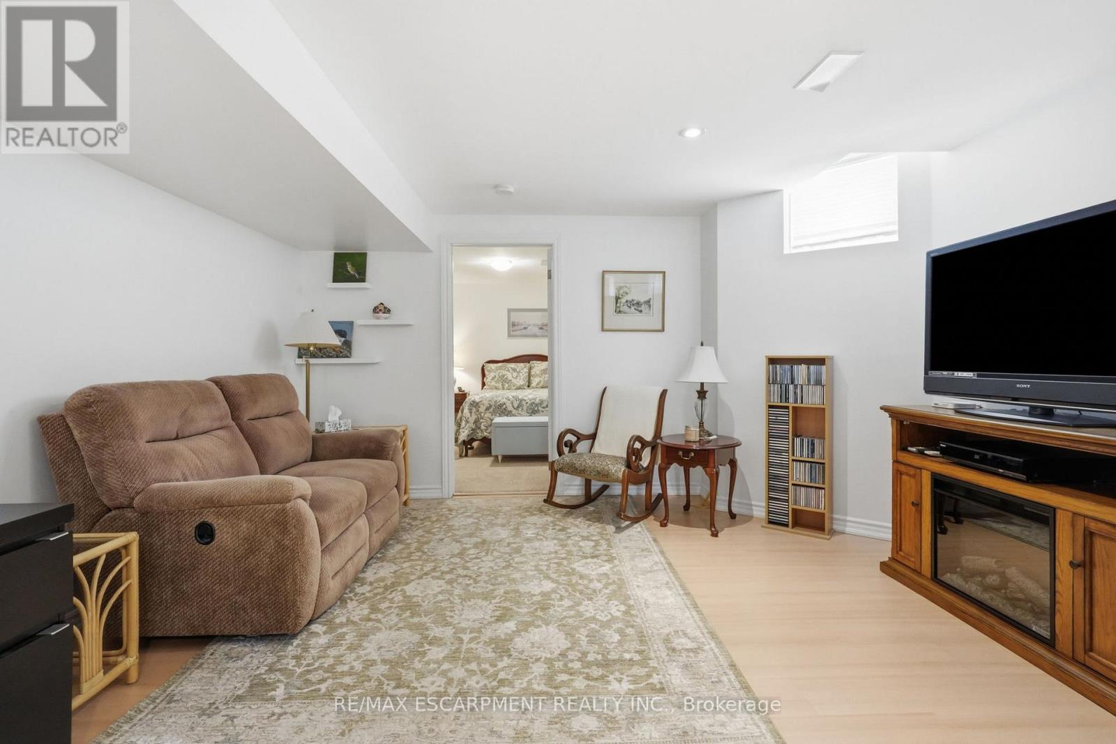 5347 JAMESON CRESCENT - 41