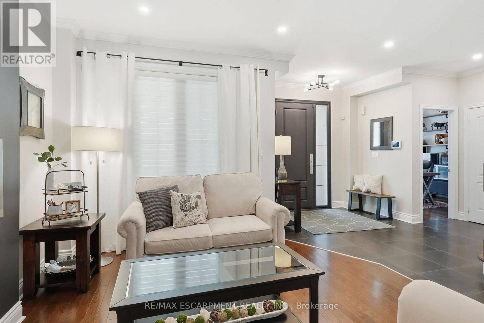 5347 JAMESON CRESCENT - 7